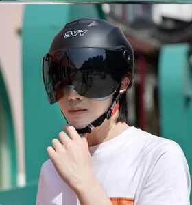 摩托电瓶电动车头盔男士大号黑色大头个性半盔安全帽夏天透气超轻