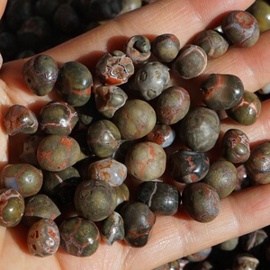 新疆淖毛湖龟背纹玛瑙原石戈壁玛瑙通货小奇石打磨过300g