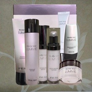 玫琳凯亮采护肤套装美白淡斑祛斑精华粉底防晒补水官方正品旗舰店