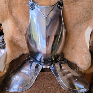 订购-16世纪欧洲盔甲护胸 骑士鸠形胸甲含挡板 真人可穿戴包邮