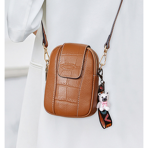 真皮手机包女斜挎2022新款2021夏季时尚轻便迷你小包包女士手机袋