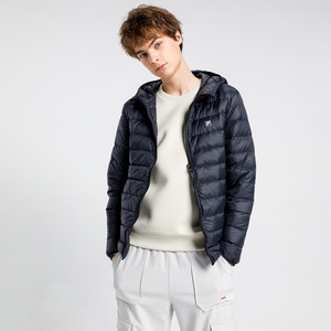 斐乐国内代购男装休闲运动短款连帽羽绒服外套男保暖舒适男式梭织