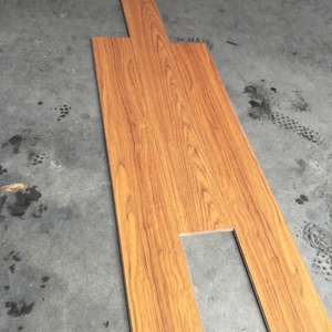 上海二手实木复合耐磨地板8mm 12mm家装工装新库存地板旧强化地板
