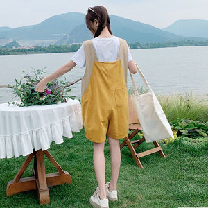 黄色背带裤女夏季2024新款韩版宽松学生日系网红洋气减龄连体短裤