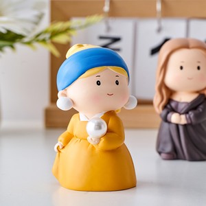 戴珍珠耳环少女大艺术感创意可爱小摆件办公室桌面治愈系礼物装饰