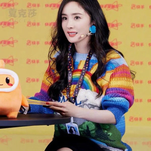 杨幂明星同款彩虹毛衣女秋冬季宽松针织衫圆领套头百搭中长款上衣