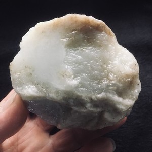 和田青白玉原石山料:长78*68*44毫米.编号:sl-474