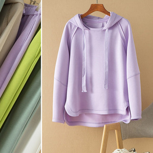 蛮文 品质惊艳 日本精工 软嫩爽滑空气层宽松连帽限定女卫衣26061