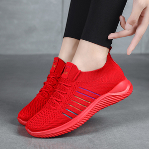 贵人鸟红色运动鞋女本命年小红鞋软底旅游鞋2024夏新款老北京布鞋