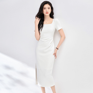 法式方领白色订婚小礼服连衣裙女2024夏季新款褶皱遮肉高腰小白裙