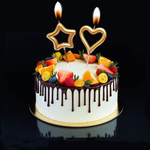 星星和爱心蜡烛生日蛋糕插件