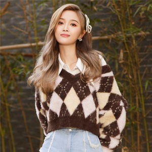 恋恋剧中人吴宣仪同款菱格短款毛衣韩版v领长袖马海毛针织衫女潮