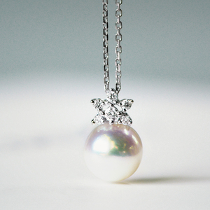『薇家』M设计雪花。日本Akoya天然海水珍珠8.5-9mm18K金钻石吊坠