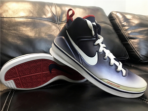 易建联篮球鞋nike