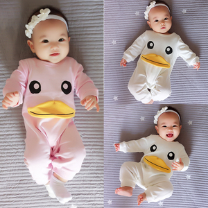 女婴儿连体衣男宝宝0网红3春秋装6个月1岁外套装婴幼儿外出抱衣