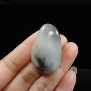 和田玉籽料水草沁