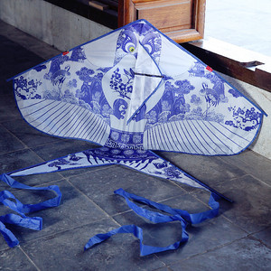 清明端午节春天出游户外大号风筝 国潮风复古沙燕三角青花瓷纸鸢