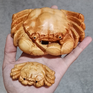 《八方来财》崖柏螃蟹实木雕刻工艺品纵横天下手里有钱有钳手把件