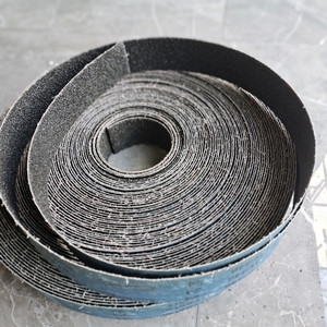 黑色碳化硅砂带卷24目/ 60mm抛光金属打磨地坪砂布卷硬布砂纸卷