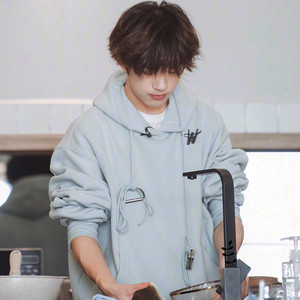 正品代购we11done卫衣welldone长袖易烊千玺同款口袋字母连帽衫潮