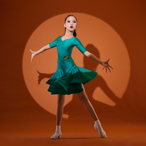 康尼新款拉丁舞女比赛练功服装儿童舞蹈专业考级规定服长短袖可选