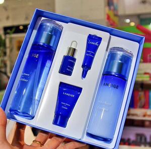 laneige兰芝雪凝致美焕颜紧致滋润水乳套盒套装