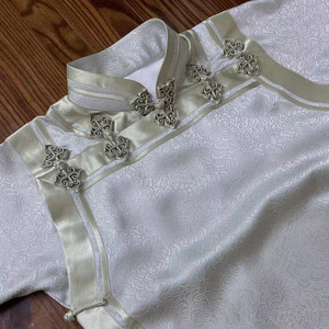 柳含烟丨正绢100%桑蚕丝一字襟如意扣宽包边平裁旗袍手工撬边玉色