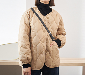 2022年新款无领轻薄款内胆短款小个子白鸭绒菱格羽绒服外套夹克女