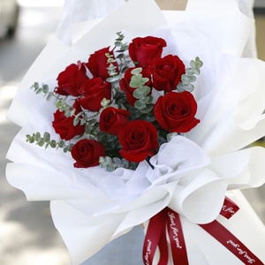 情人节鲜花济南同城速递送女友生日花束红粉玫瑰花