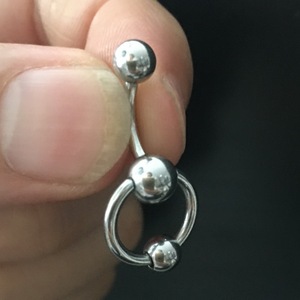 50人人米生活购淘宝双铃铛竖穿孔美女阴环唇环性感