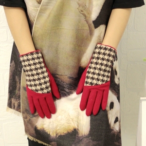 日本订单加厚羊毛分指手套女冬保暖户外骑车红色千鸟格文艺女纽扣