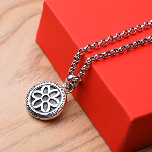 925纯银圆牌字母樱花挂牌学生吊坠潮男士手工复刻做旧个性项链女