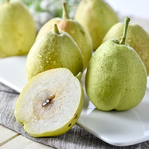 只卖乌鲁木齐同城新疆正宗精品库尔勒全母梨整箱8斤礼盒清甜多汁