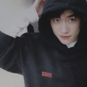 易烊千玺同款周边衣服长津湖国潮秋季连帽卫衣女千纸鹤应援服外套