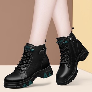 冬天系带马丁靴35到40中年妇女皮靴50岁妈妈棉靴子中腰半根皮鞋潮