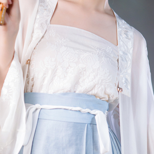 花细语丨2020早秋新款丨绣花纯色百搭汉服吊带内搭背心女打底上衣