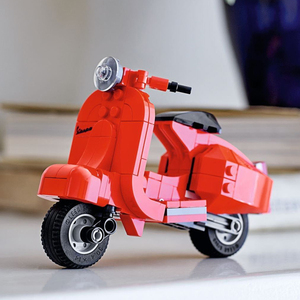 兼容乐高40517vespa迷你摩托车小绵羊红色踏板车拼装积木益智玩具