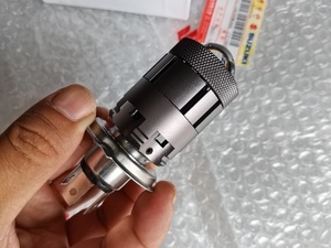 摩托车dl250摩托车改装灯泡摩托车大灯led内置透镜灯泡远近一体