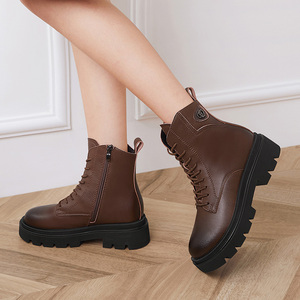 短靴真皮中年妈妈款妇女皮鞋半腰高跟春秋中帮搭配裙子的单鞋气质