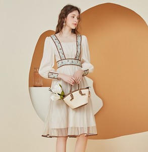 阿卡女装春装2022新款 巴洛克之吻复古宫廷风提花重工蕾丝连衣裙