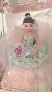 绝版可儿娃娃9049关节体女孩礼物婚纱实物图，几乎全新，娃娃