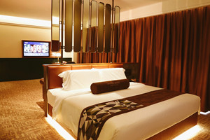 喆啡酒店(郓城汽车站政务中心店)至尊浪漫红酒大床房