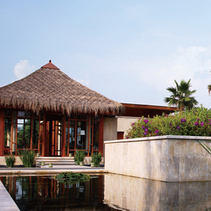 昆明柏联酒店[云南 阳宗海旅游度假区 风景如画 山水相依超大泳池