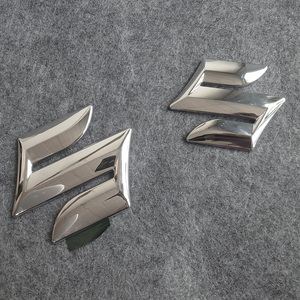 适用长安铃木维特拉天语sx4雨燕浪迪奥拓改装银色前后中网车标