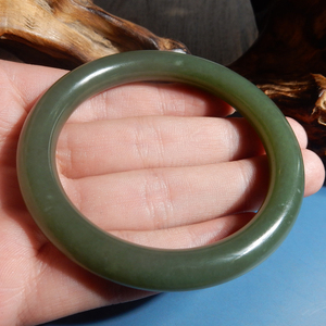 方言和田玉精品特惠新疆且末料老熟温润青黄口内径60mm正装手镯a
