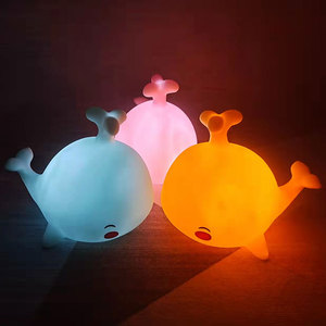 搪胶鲸鱼小夜灯护眼喂奶灯氛围灯卧室搪胶摆件发光创意礼物床头灯