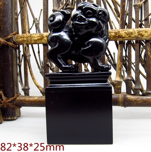 寿山石稀有石种 吊笕石又名豆耿石 古狮精制印章 不是墨晶