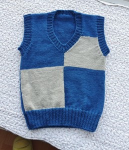 纯手工编织男童拼色背心,三利70羊毛毛线,适合4到6岁宝宝