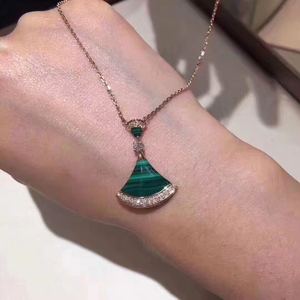 代购bvlgari宝格丽divasdream绿扇子满钻孔雀石绿色项链