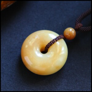 [随玉而安]辽宁岫岩黄白老玉平安扣吊坠超大款复古挂件包邮新品